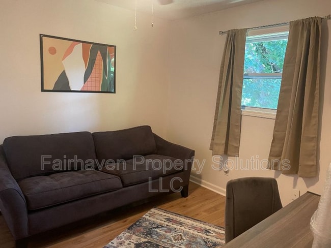 Building Photo - 1859 Williams Ave