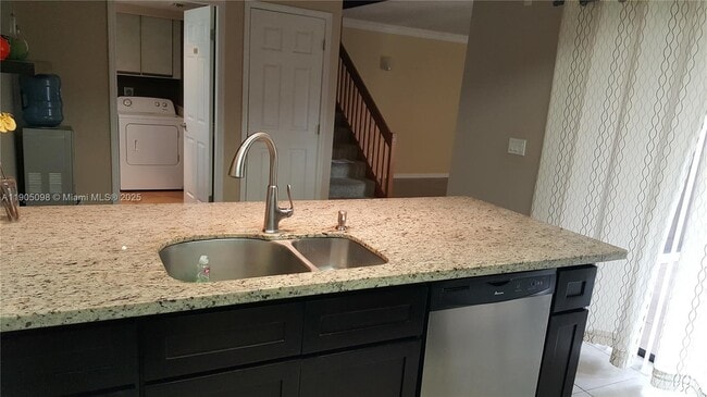 Foto del edificio - 8137 S Coral Cir