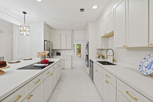 Building Photo - 1714 Plantation Dr