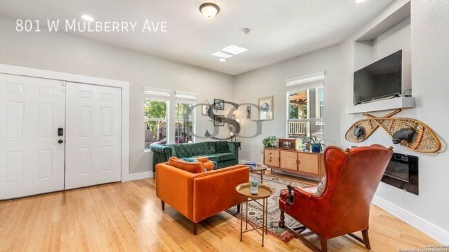 Building Photo - 801 W Mulberry Ave