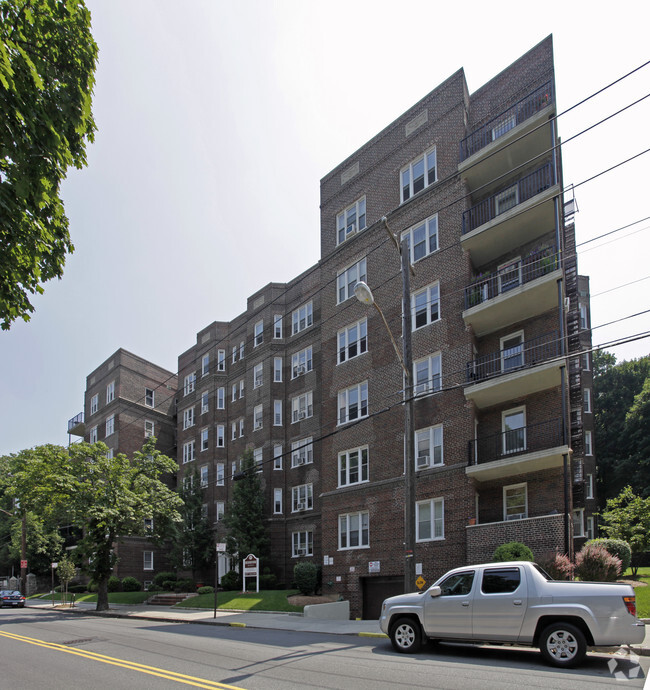 Building Photo - Reservoir Apartments