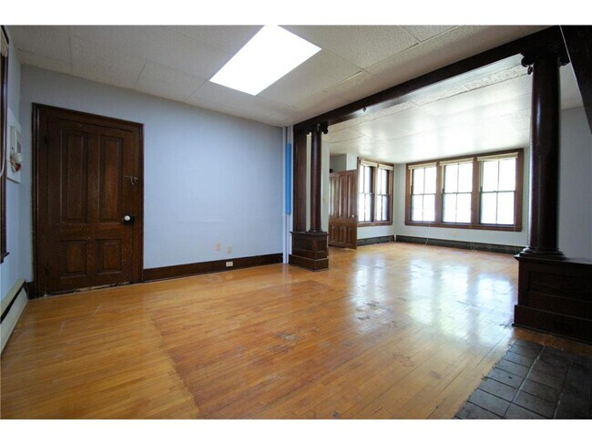 Foto del edificio - 805 10th St W