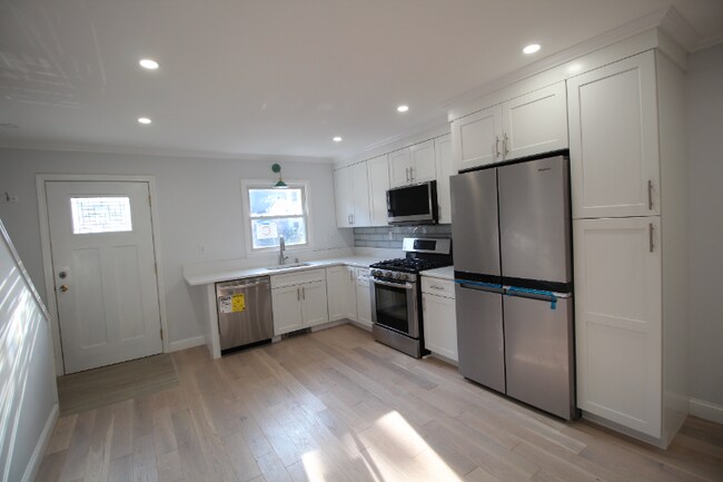 Building Photo - 16A Jay St