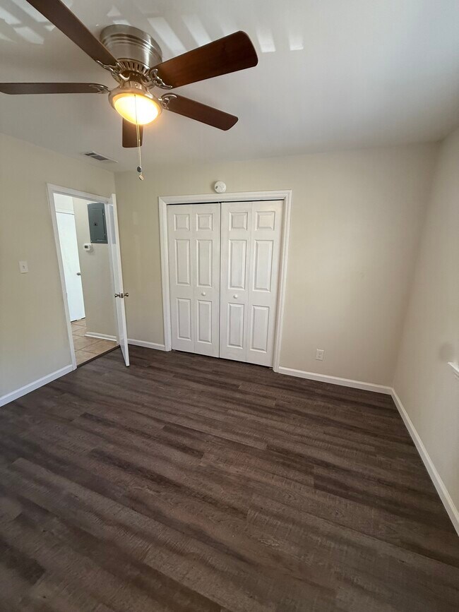 Foto del edificio - 11 Oak Forest Ln