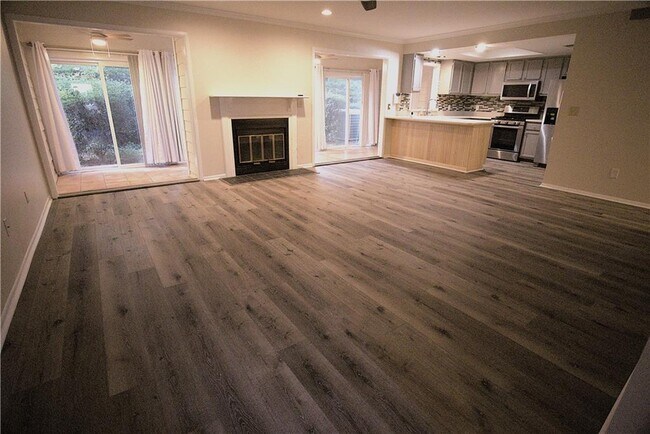 Foto del edificio - 83 Fair Haven Way