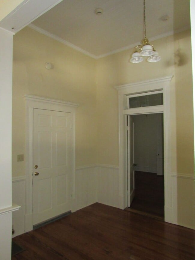 Building Photo - Close to VSU