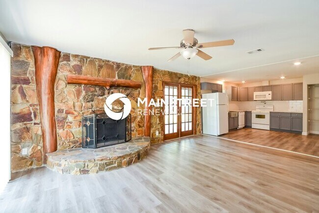 Building Photo - 3 Bedroom Pet-Friendly Home in COCOA, FL with Main Street Renewal