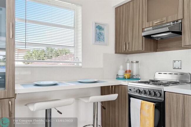 Foto del edificio - 620 NE 2nd Ct