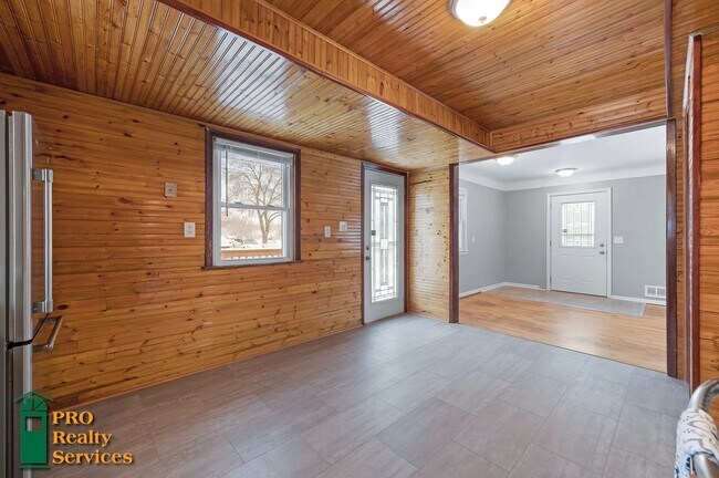 Foto del edificio - 4 Bedroom Home **1 Month Free with a March...