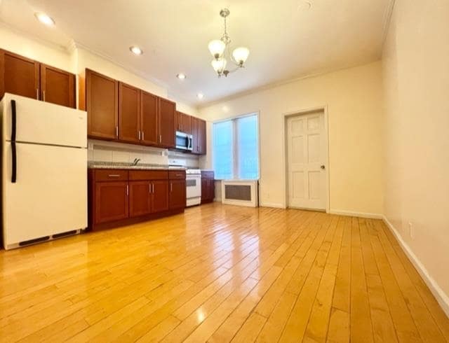 Building Photo - 278 2nd St