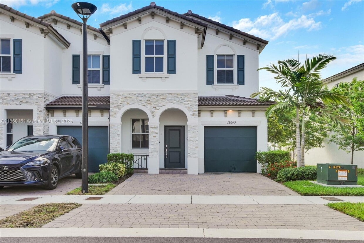Foto principal - 12609 NW 23rd Pl