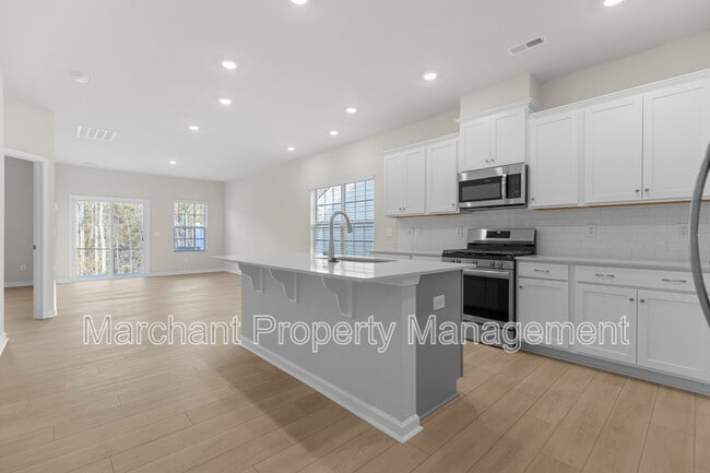 Building Photo - 211 Backstay Ln