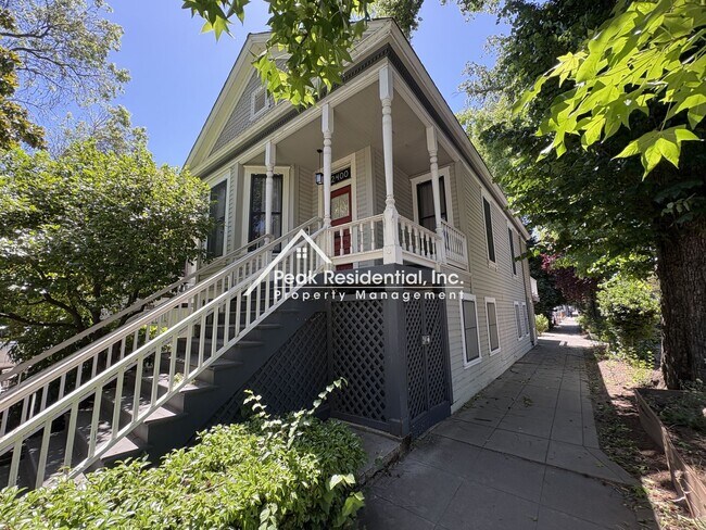 Foto del edificio - Furnished 1bd/1ba Midtown Duplex!