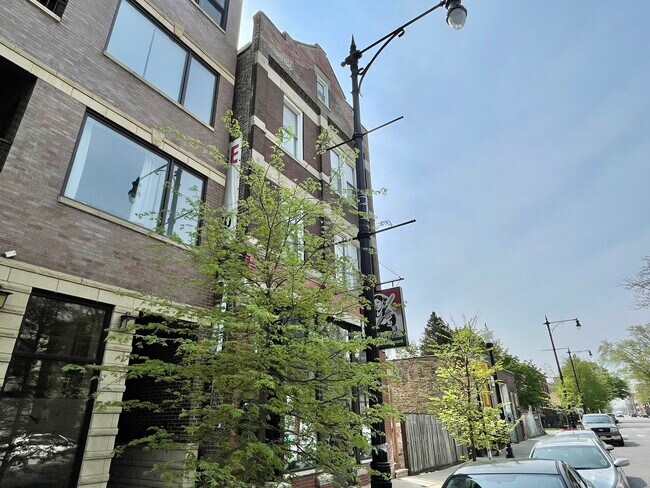 Foto del edificio - 3355 S Morgan St