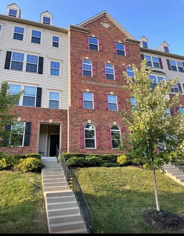 42110 Winning Glory Dr, Aldie, VA 20105 Townhome Rentals in Aldie VA