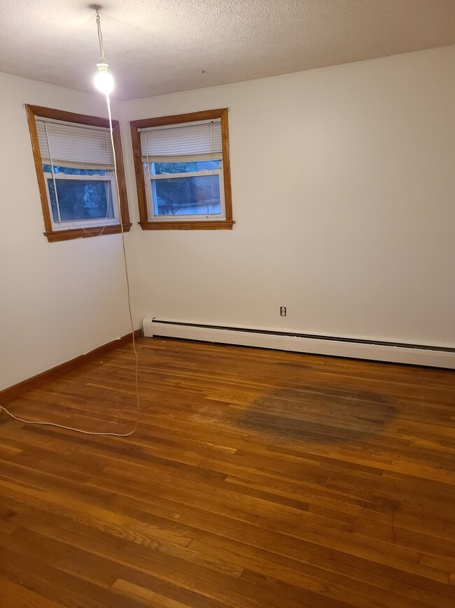 Bedroom - 3 Paris St