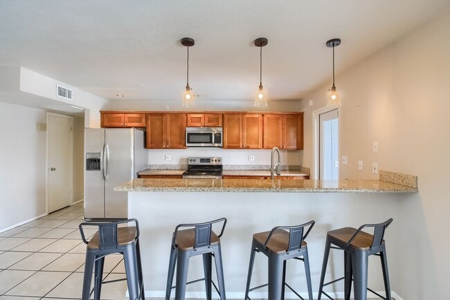 Building Photo - 1516 E Palmcroft Dr