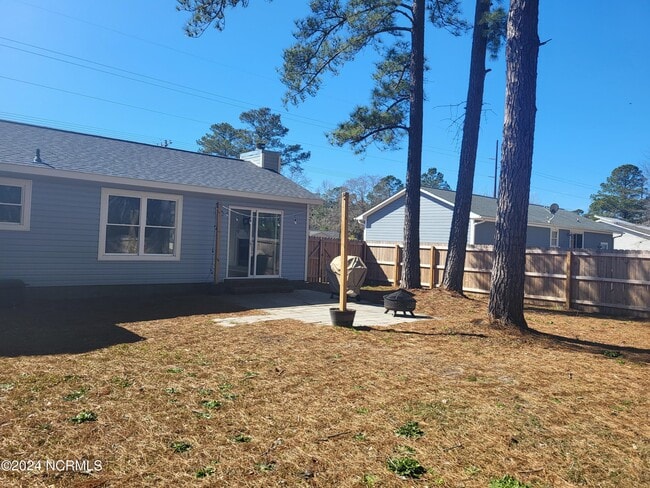 Building Photo - 243 Sand Ridge Rd