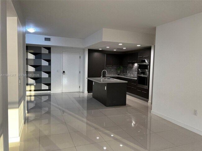 Foto del edificio - 7825 NW 107th Ave