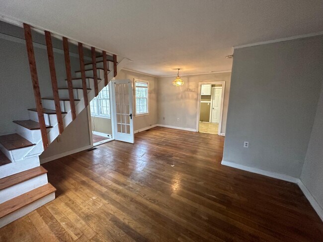 Living Space - 105 King St