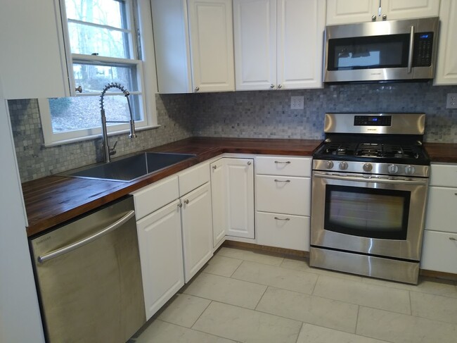 Foto del edificio - 2307 Crestmont Ave
