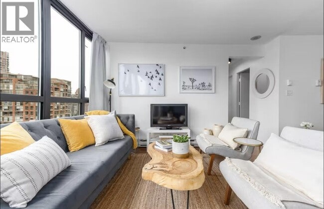 Photo du bâtiment - 907 Beach Ave