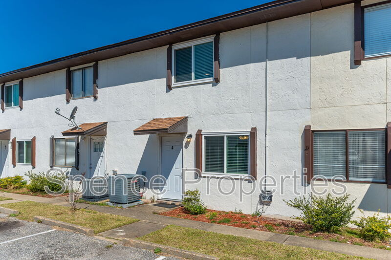 Foto principal - 710 Legion Dr