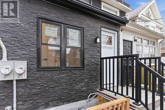 Building Photo - 686 Rhodes Ave