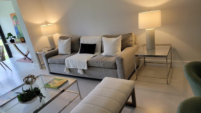 Foto del edificio - 9319 Pecky Cypress Ln