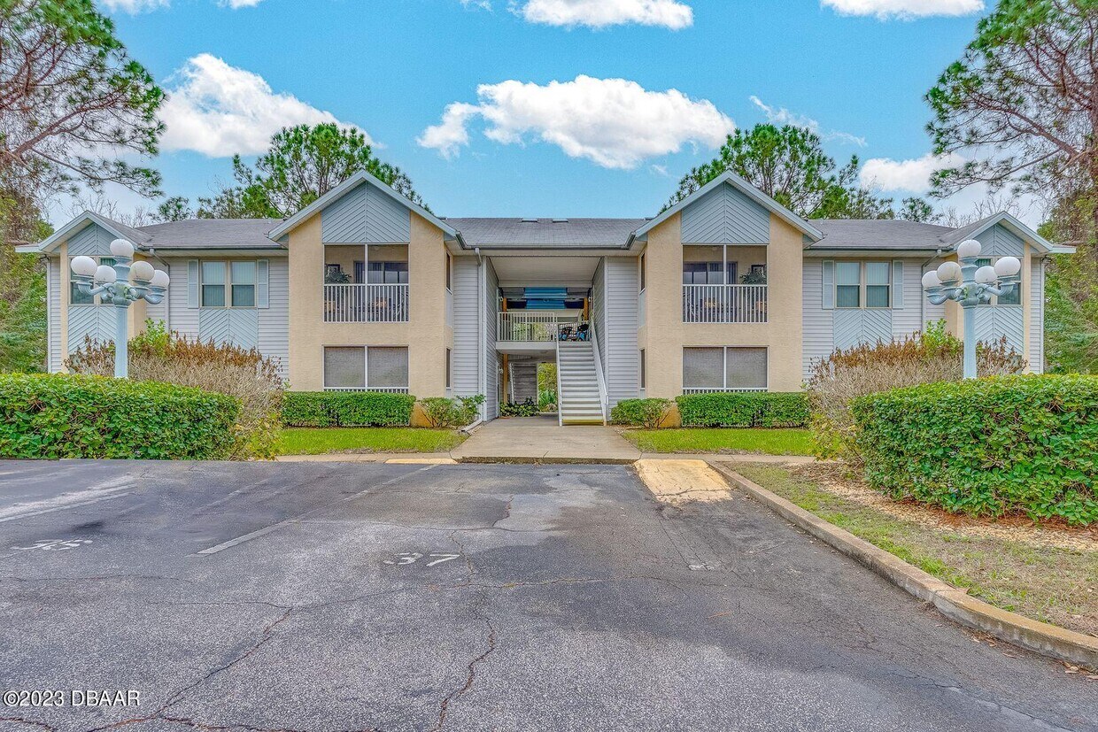 101 Bent Tree Dr Unit 53, Daytona Beach, FL 32114 Condo for Rent in