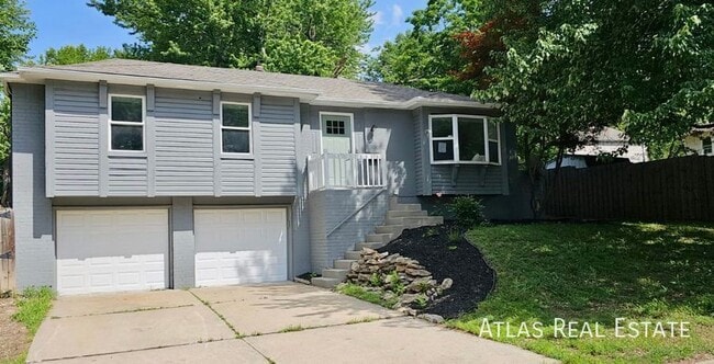 Building Photo - 909 NW Oxford Dr