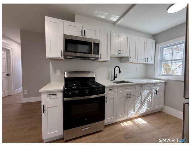 Foto del edificio - 324 Congress Ave