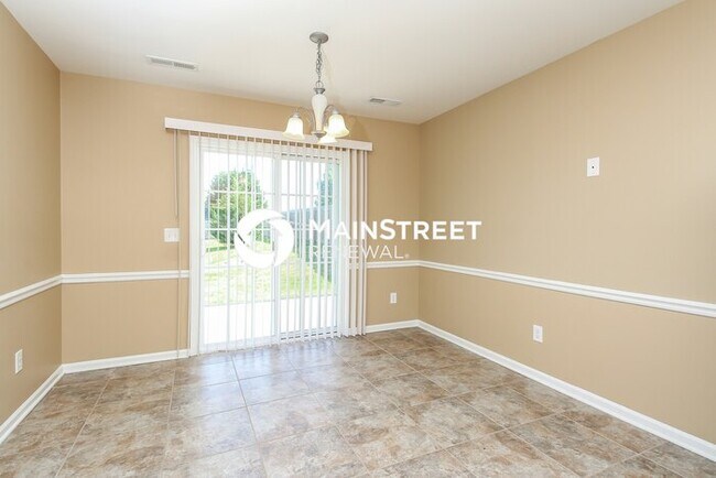 Foto del edificio - 3 Bedroom Pet-Friendly Home in Winston-Salem, NC with Main Street Renewal