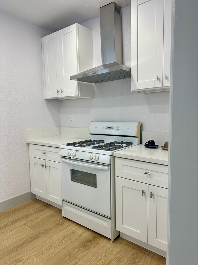 Cocina - 1050 S Hayworth Ave