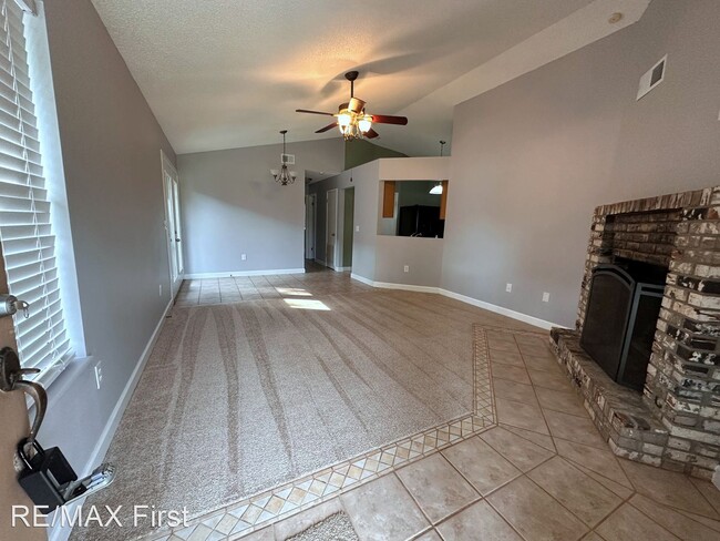 Foto del edificio - 3 br, 2 bath House - 934 Lee Delia LN.