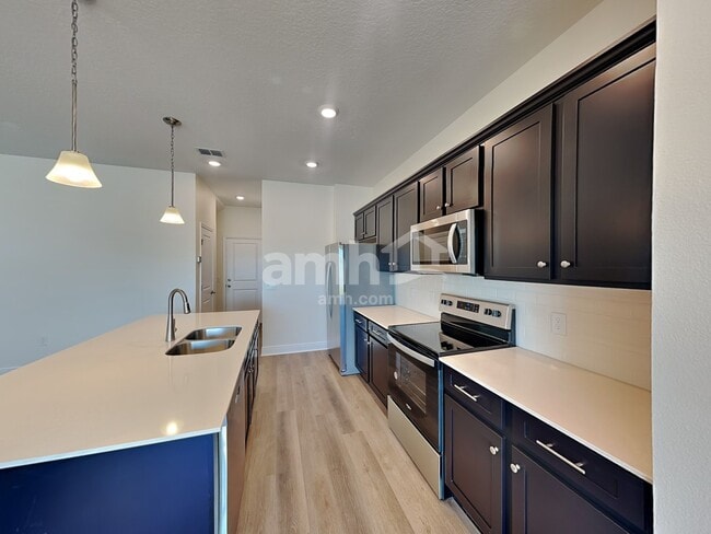 Building Photo - 954 Heavenly Drive