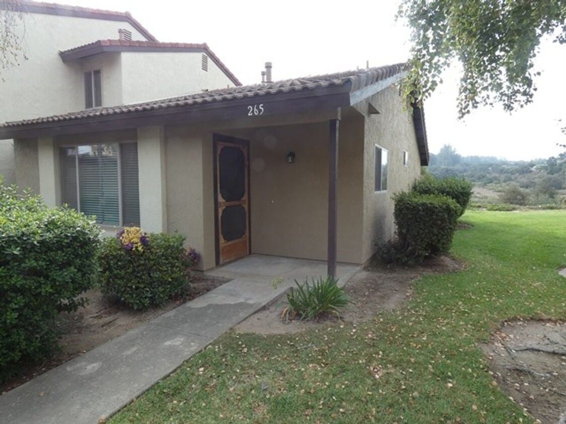 Foto principal - Orcutt Bluffs 2 bedroom Condo!!