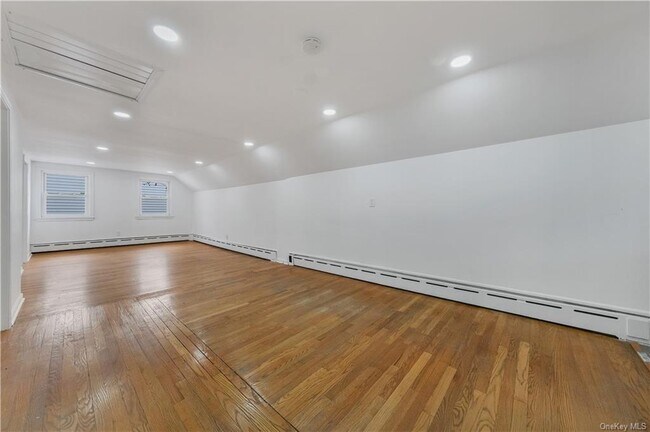 Foto del edificio - 428 Powell Ave