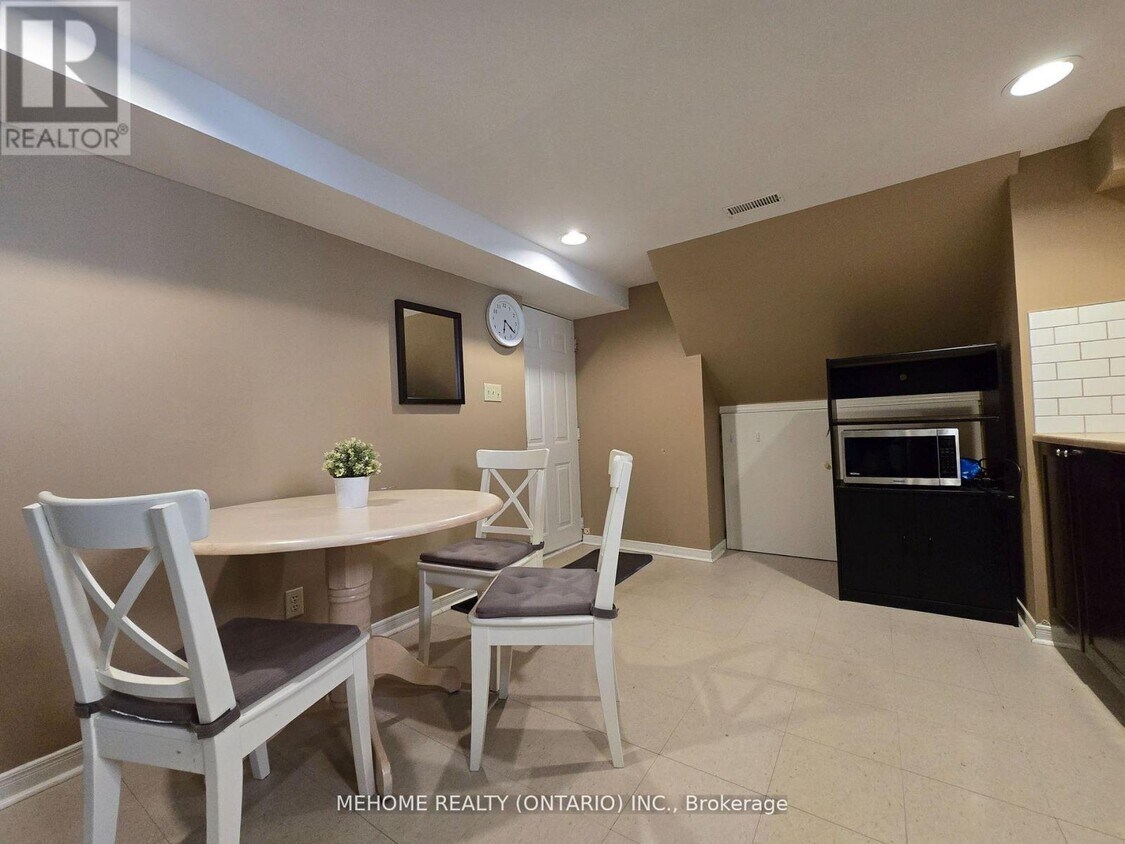 Photo principale - 121 Angus Dr