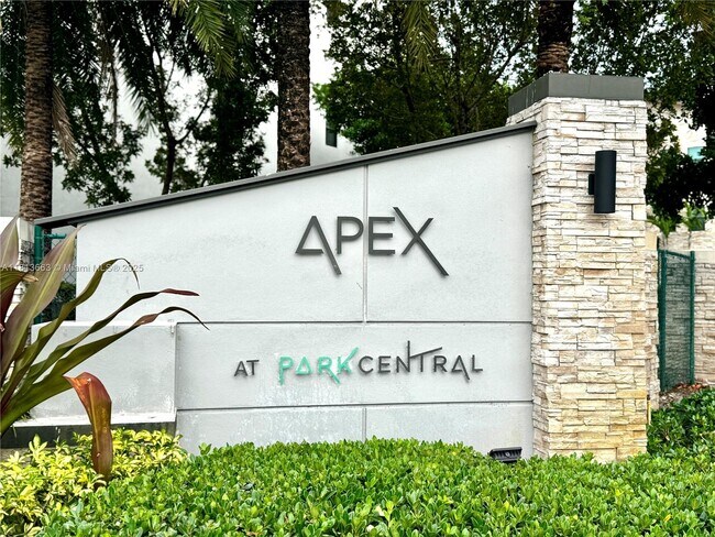 Foto del edificio - 8175 NW 104th Ave
