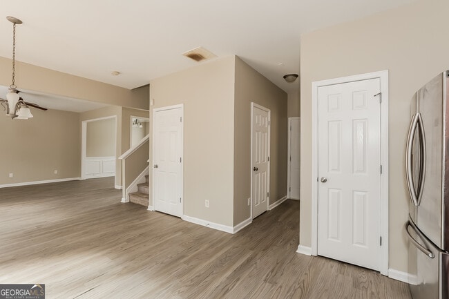 Foto del edificio - 5664 Wakehurst Dr