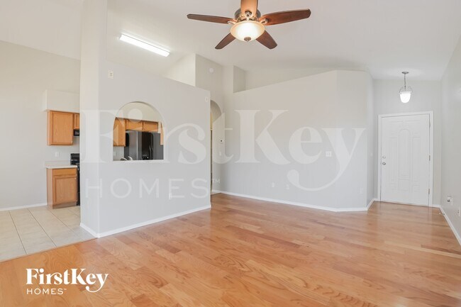 Foto del edificio - 5740 W Hayfield St