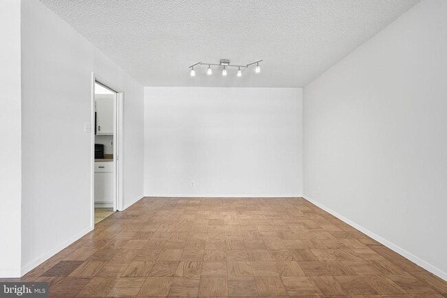 Building Photo - 5500 Friendship Blvd