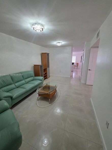 Foto del edificio - 4691 NW 9th St