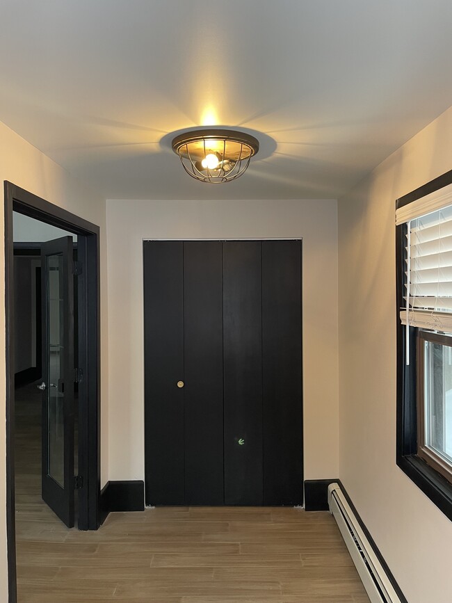 Foto del edificio - 824 Russell Ave N