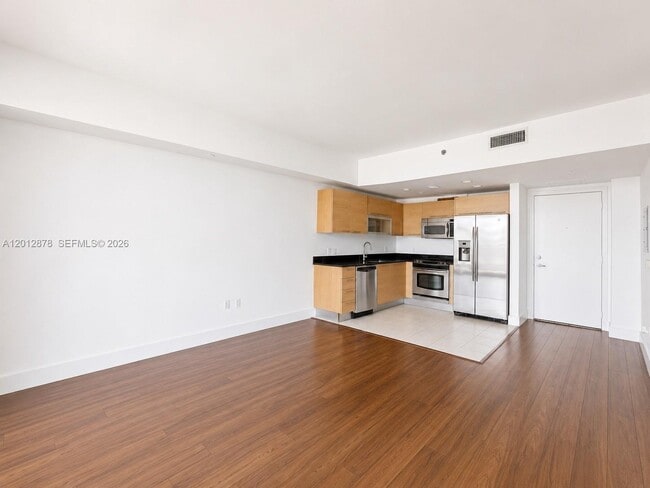 Building Photo - 951 Brickell Ave