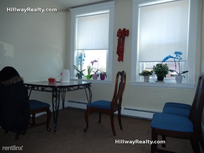 Building Photo - 69 Empire St