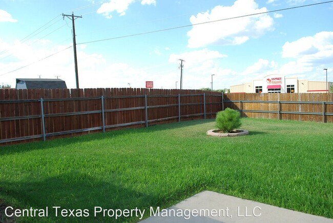Foto del edificio - 3 br, 2 bath House - 209 James Loop