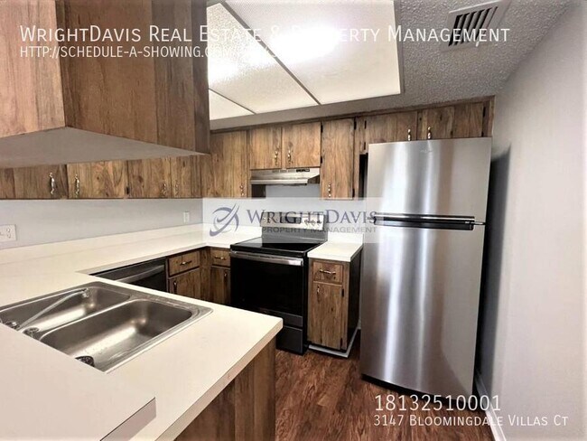 Foto del edificio - 3147 Bloomingdale Villas Ct