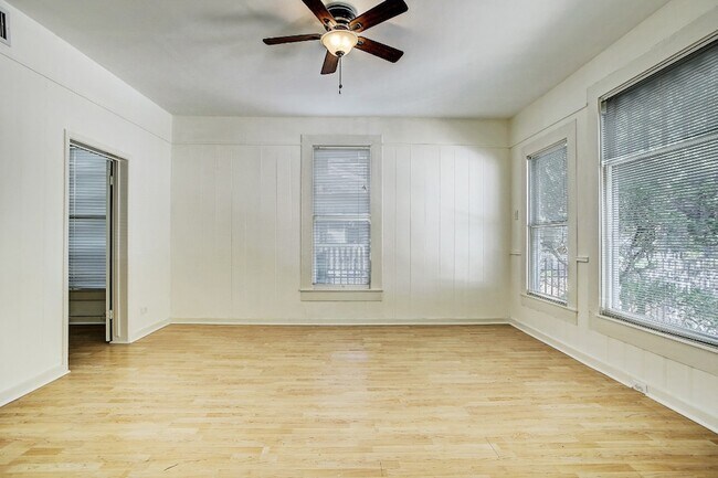 Foto del edificio - 1127 Yale St